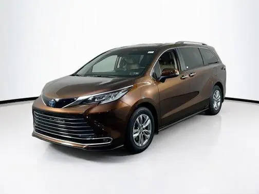 2023 Toyota Sienna Limited AWD photo