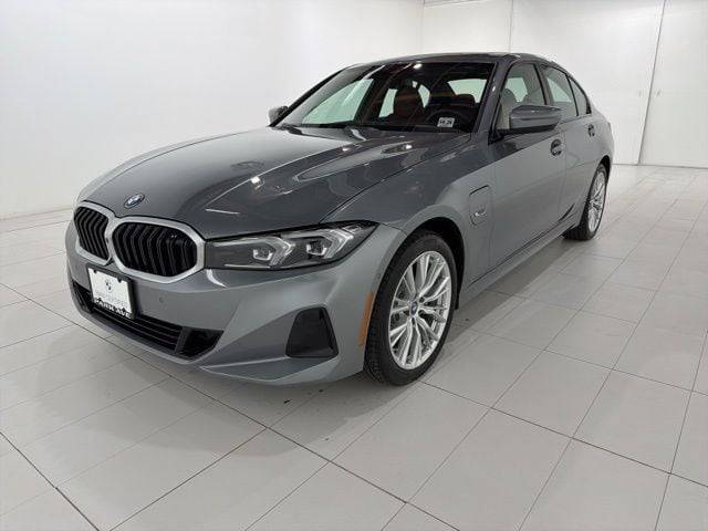 2023 BMW 3 Series 330e xDrive AWD photo