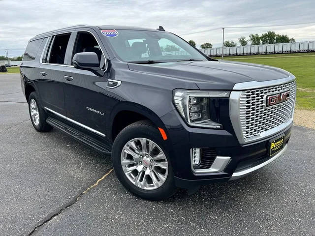 2023 GMC Yukon XL Denali 4WD photo