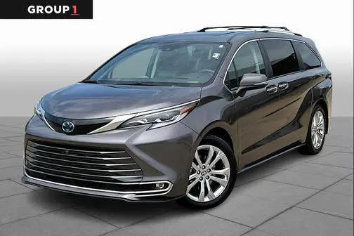 2023 Toyota Sienna Platinum FWD photo