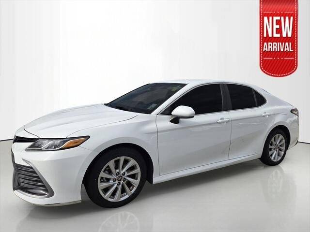 2023 Toyota Camry LE FWD photo