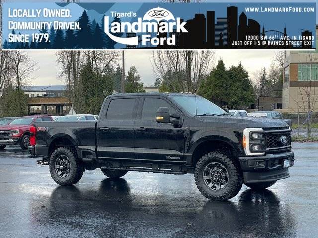 2023 Ford F-350 Super Duty LARIAT 4WD photo