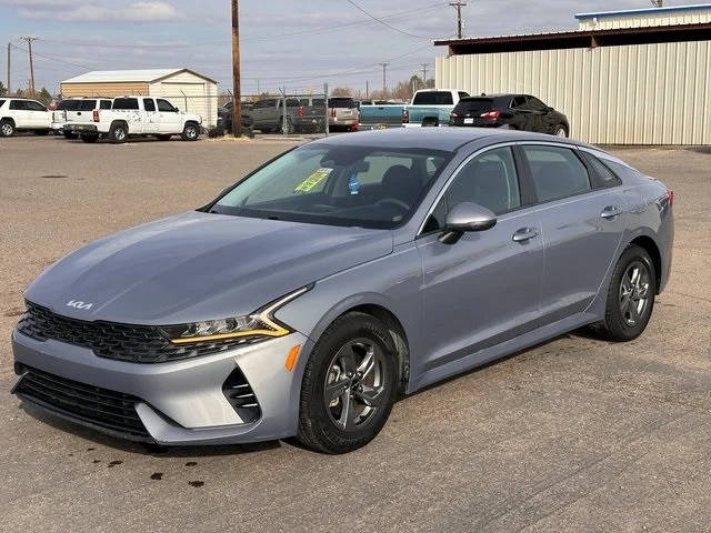 2022 Kia K5 LXS FWD photo