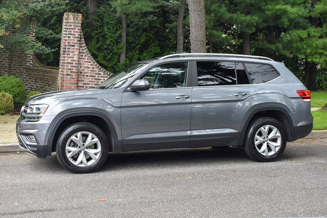 2019 Volkswagen Atlas 3.6L V6 SE w/Technology AWD photo