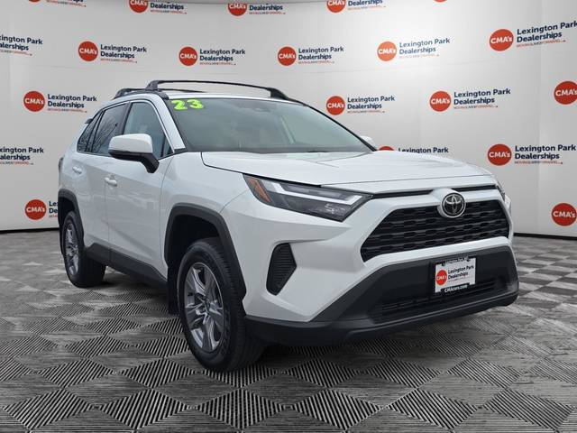 2023 Toyota RAV4 XLE AWD photo