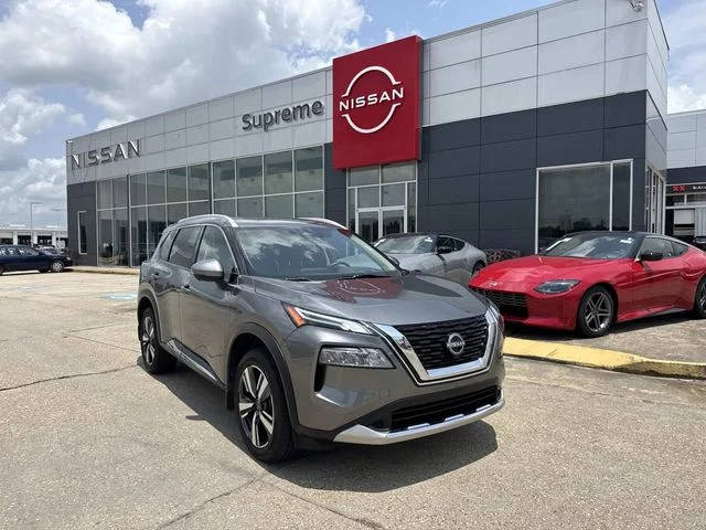 2023 Nissan Rogue Platinum FWD photo
