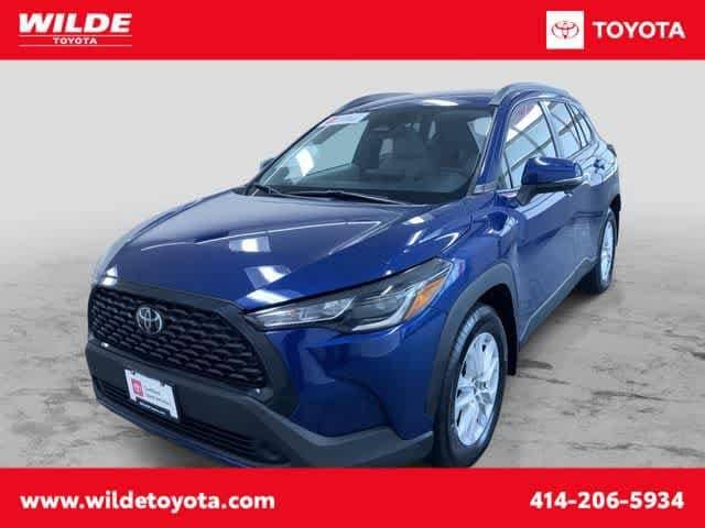 2023 Toyota Corolla Cross LE AWD photo