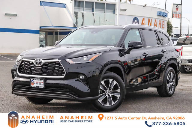 2023 Toyota Highlander XLE FWD photo