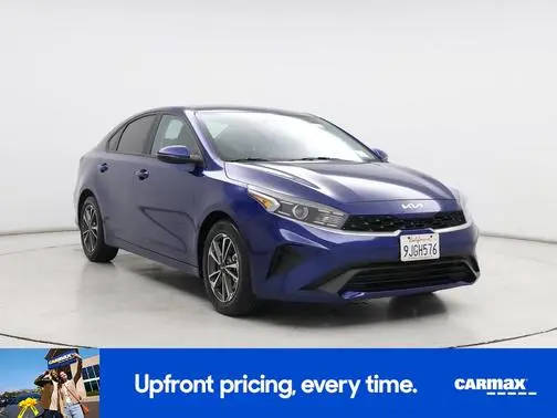 2023 Kia Forte LXS FWD photo
