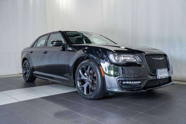 2023 Chrysler 300 Touring L RWD photo