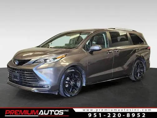 2023 Toyota Sienna Platinum AWD photo
