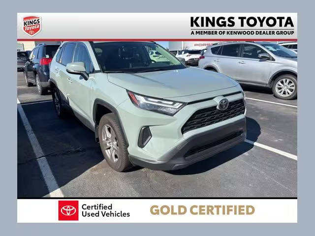 2023 Toyota RAV4 XLE AWD photo