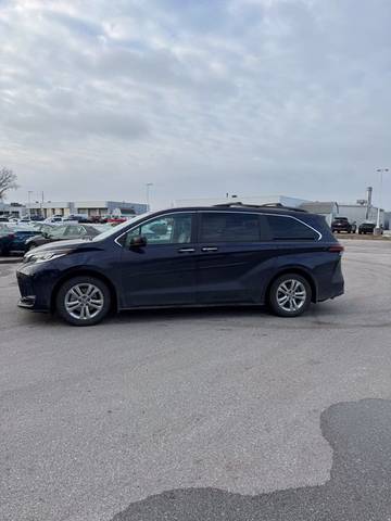 2023 Toyota Sienna XSE AWD photo