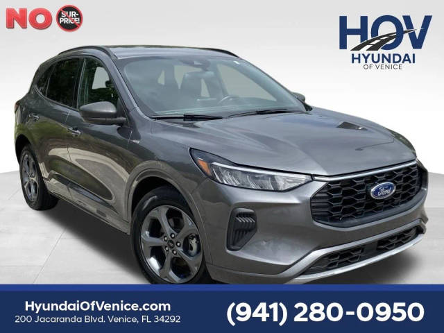2023 Ford Escape ST-Line FWD photo