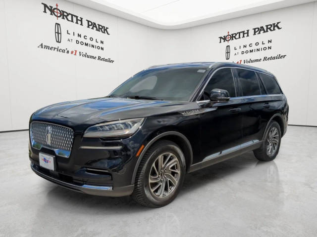 2023 Lincoln Aviator Livery AWD photo