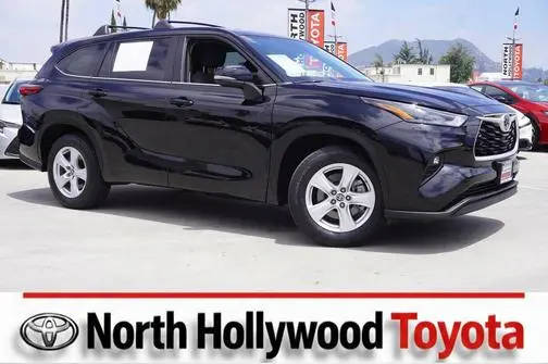 2023 Toyota Highlander LE FWD photo