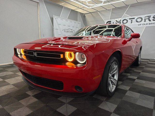 2022 Dodge Challenger SXT RWD photo