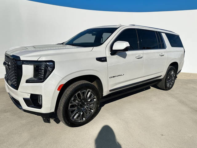 2023 GMC Yukon XL Denali Ultimate 4WD photo