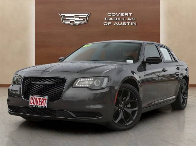 2023 Chrysler 300 Touring RWD photo