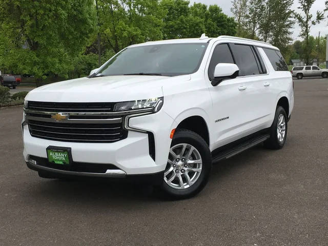 2021 Chevrolet Suburban LT 4WD photo