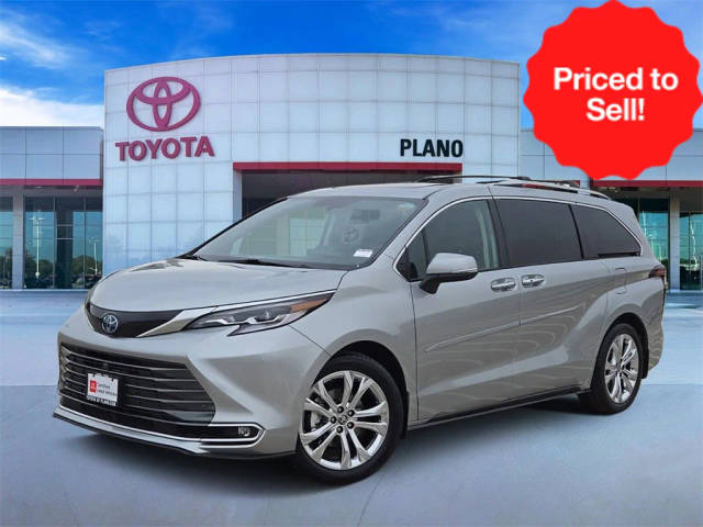 2023 Toyota Sienna Platinum FWD photo