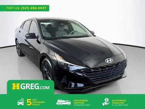 2022 Hyundai Elantra SEL FWD photo