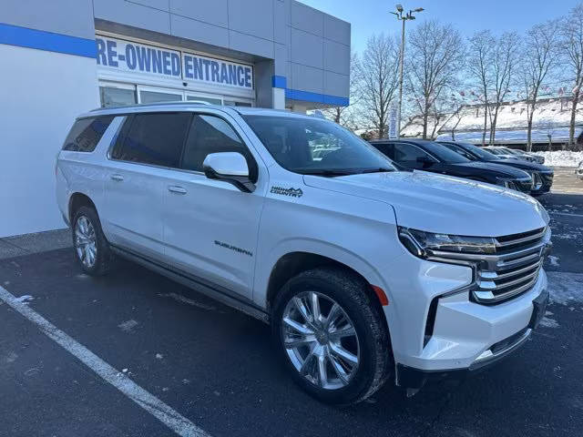 2023 Chevrolet Suburban High Country 4WD photo