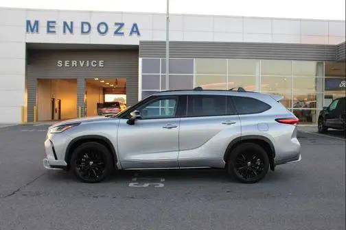 2023 Toyota Highlander XSE FWD photo