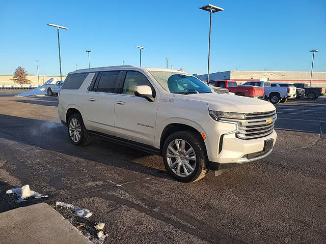 2023 Chevrolet Suburban High Country 4WD photo