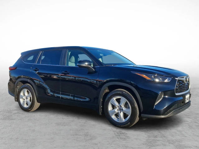 2023 Toyota Highlander L FWD photo