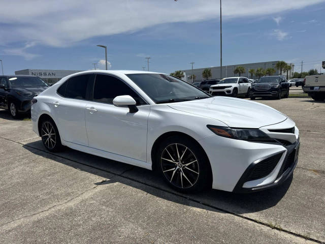 2022 Toyota Camry SE FWD photo