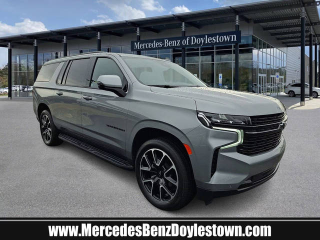 2023 Chevrolet Suburban RST 4WD photo