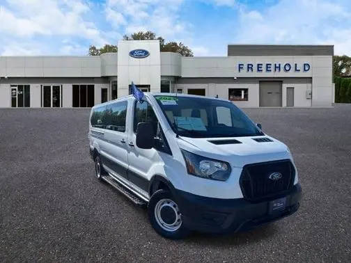2023 Ford Transit Passenger Wagon XL RWD photo