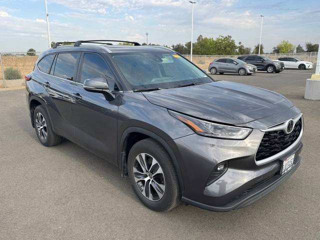 2023 Toyota Highlander XLE FWD photo