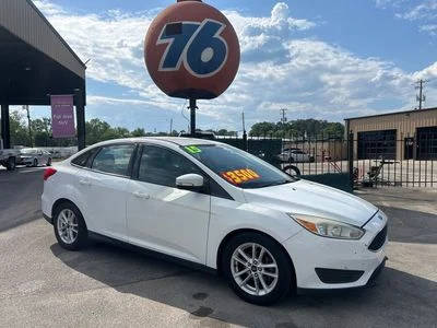 2015 Ford Focus SE FWD photo