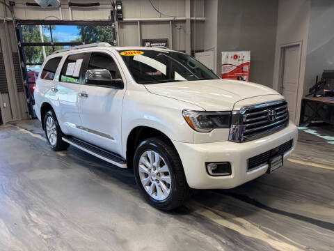 2018 Toyota Sequoia Platinum 4WD photo