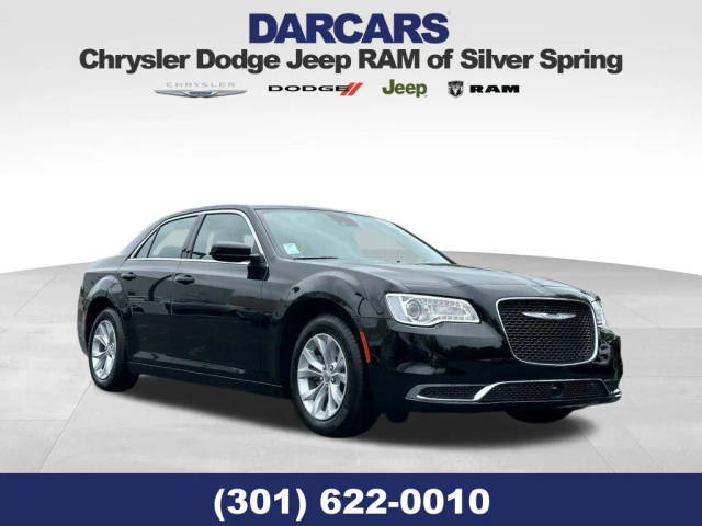 2023 Chrysler 300 Touring RWD photo