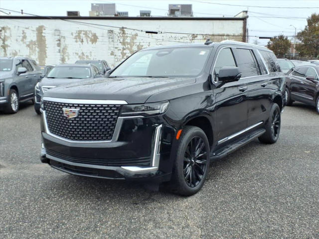 2023 Cadillac Escalade ESV 4WD Luxury 4WD photo