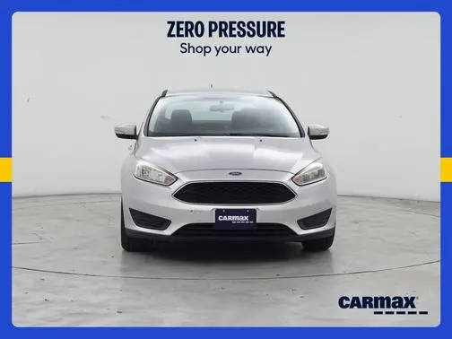2015 Ford Focus SE FWD photo