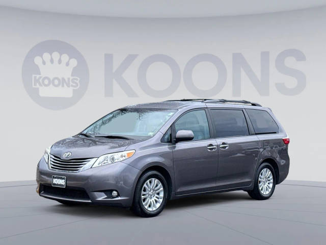 2015 Toyota Sienna XLE FWD photo