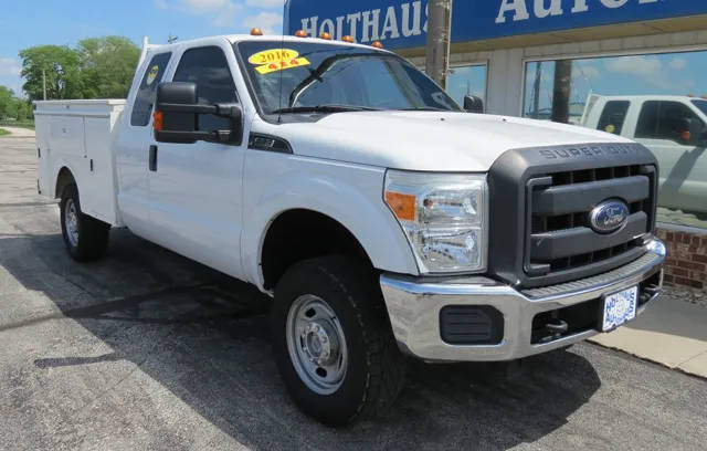 2016 Ford F-250 Super Duty XL 4WD photo