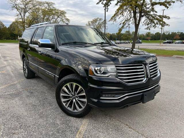 2017 Lincoln Navigator L Select RWD photo