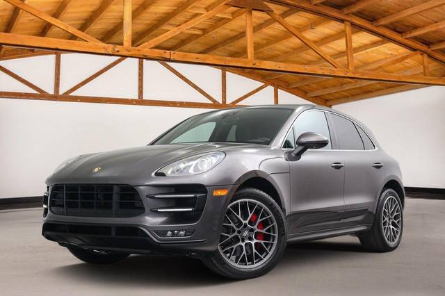 2015 Porsche Macan Turbo AWD photo