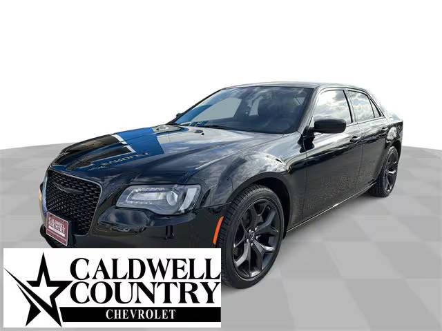 2023 Chrysler 300 Touring RWD photo