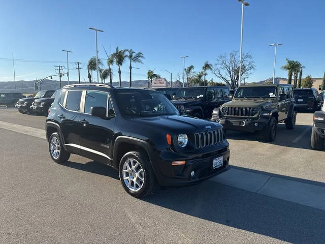 2023 Jeep Renegade Latitude 4WD photo