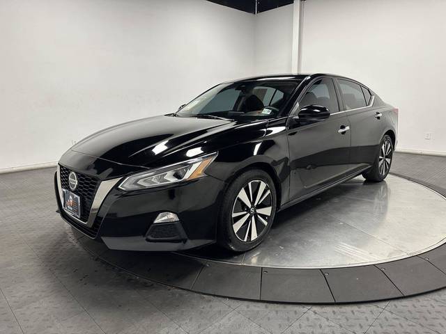 2021 Nissan Altima 2.5 SV FWD photo