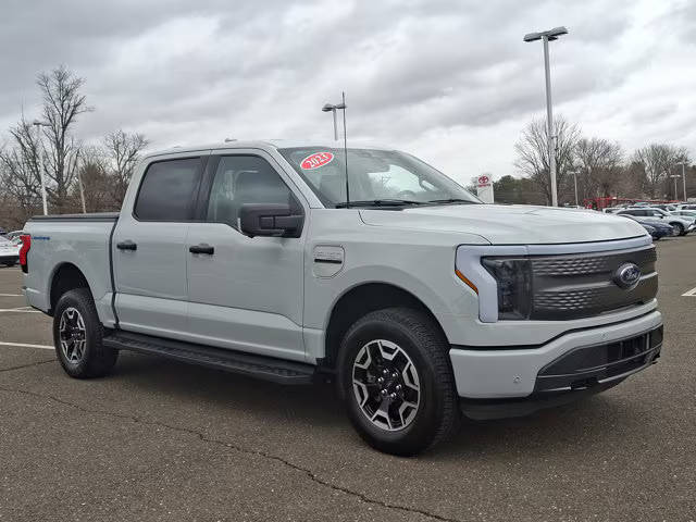 2023 Ford F-150 Lightning XLT AWD photo