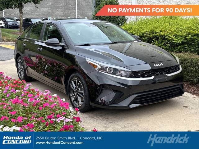 2023 Kia Forte LXS FWD photo