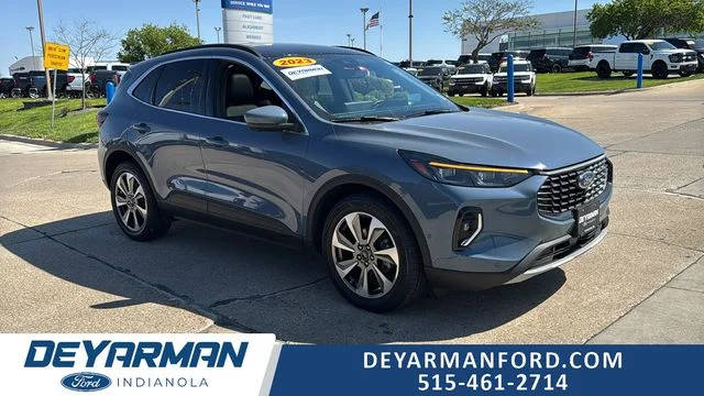 2023 Ford Escape Platinum AWD photo