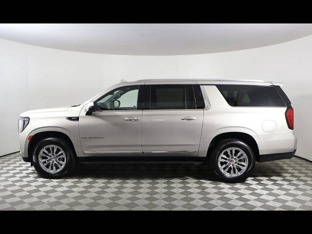 2023 GMC Yukon XL SLT RWD photo